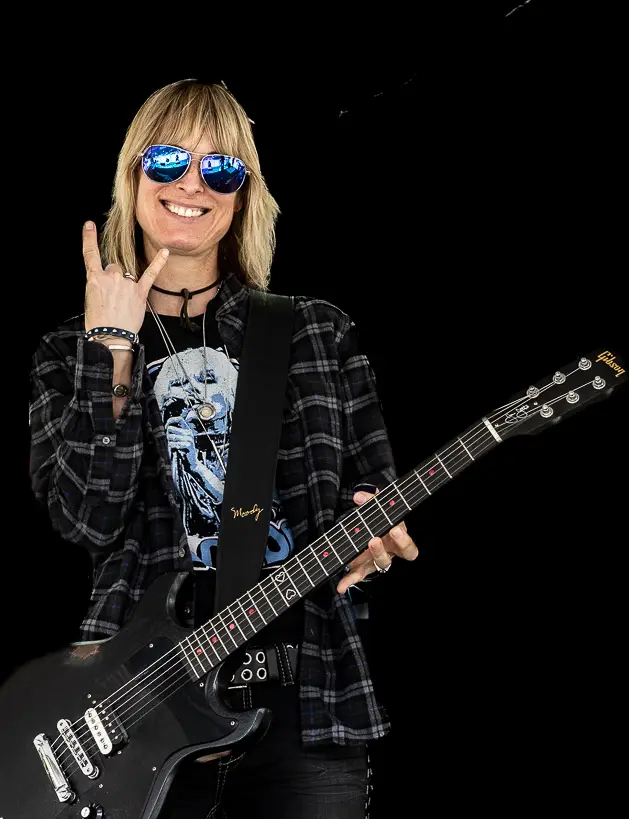 adult-guitar-4