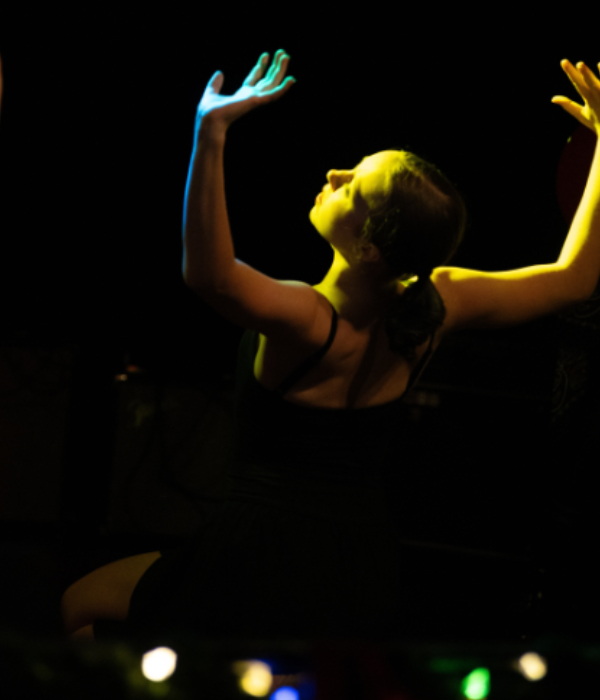dance-r1